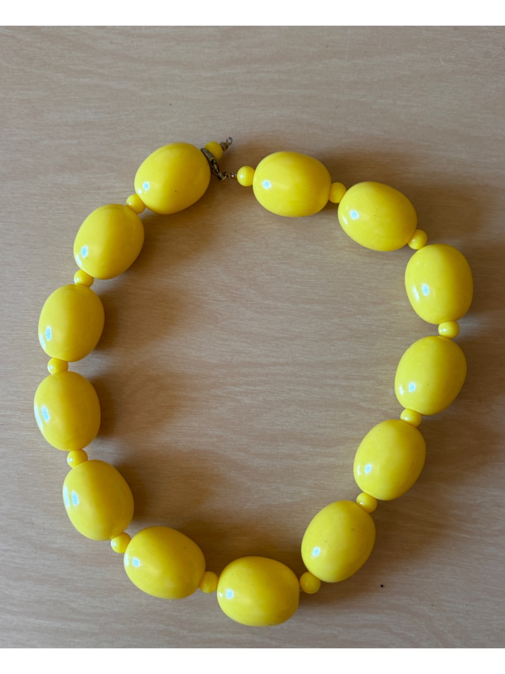 60s Vintage Yellow Oversized Beaded Necklace - Picture 2 of 4